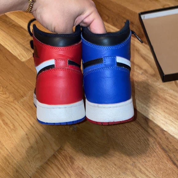 Jordan 1 top 3 GS - no heel drag - no odor - box - receipt - no creases. 5 boys - Picture 4 of 6
